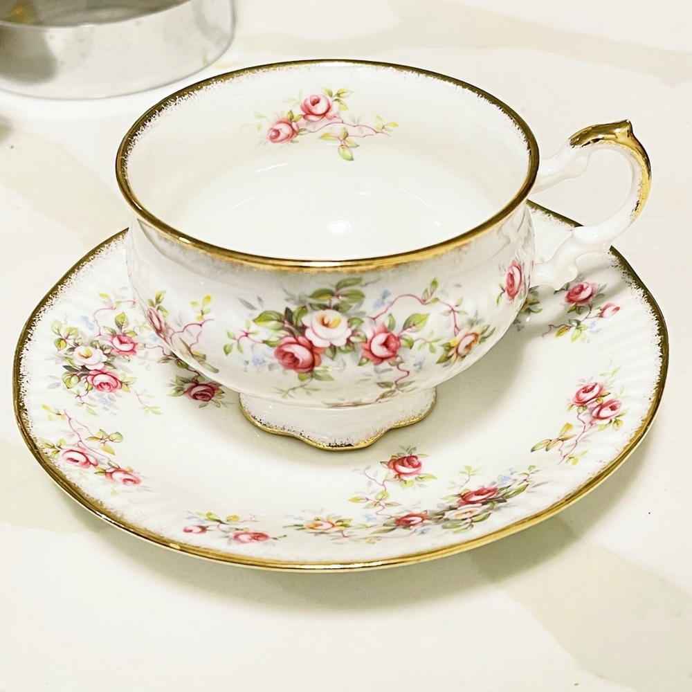 ✨Vintage Elizabethan Bone China England teacup & saucer